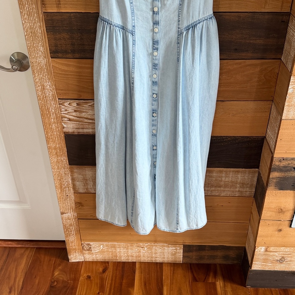 GAP light wash denim midi dress - Picture 2 of 6